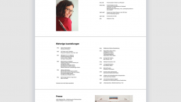 Screenshot der Website von Simone Westphal mit ihrer Vita. Die Seite zeigt ein Porträt der Künstlerin, eine Liste ihrer bisherigen Ausstellungen und Pressestimmen auf einem minimalistischen, klar strukturierten Layout. 
